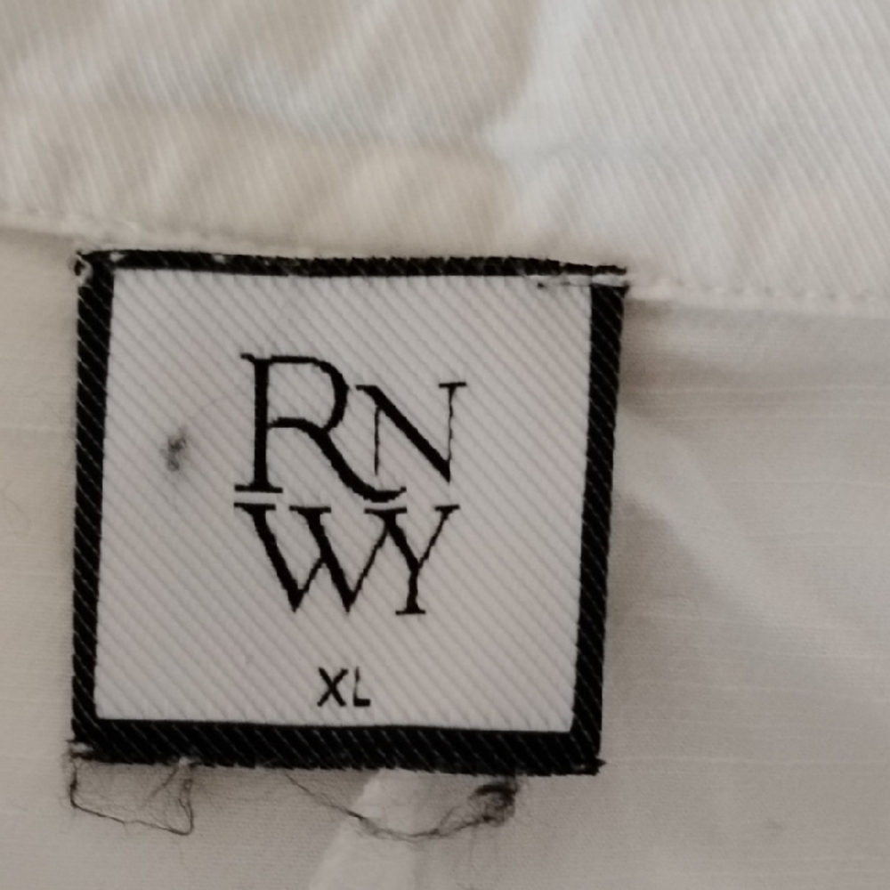 Elegant White Women's Button Down Shirt - Picture 6 of 6